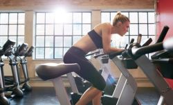 Tại sao lại bị khó chịu ở âm đạo trong khi tập thể dục?