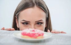 10 cách để tránh cảm giác thèm ngọt và đồ ăn không lành mạnh