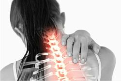 Thoái hóa cột sống cổ: triệu chứng, cách chẩn đoán và điều trị