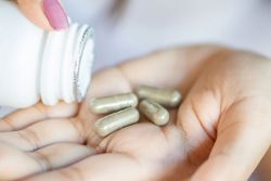 Nên bổ sung những loại vitamin nào vào thời kỳ tiền mãn kinh?