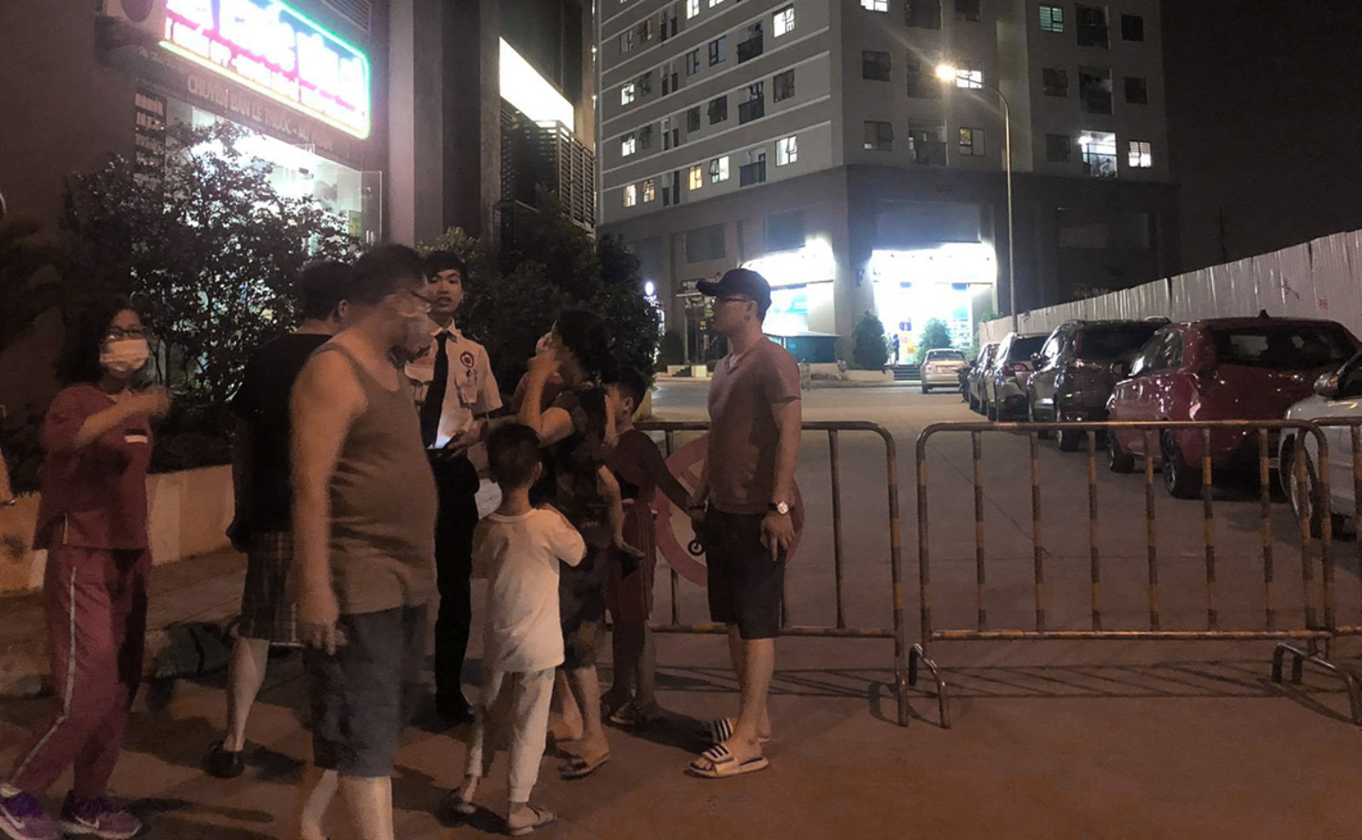 Bé gái 4 tuổi rơi từ tầng 24 chung cư