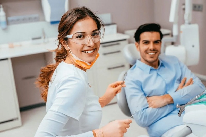 Nha khoa uy tín luôn có chính sách bảo hành rõ ràng
